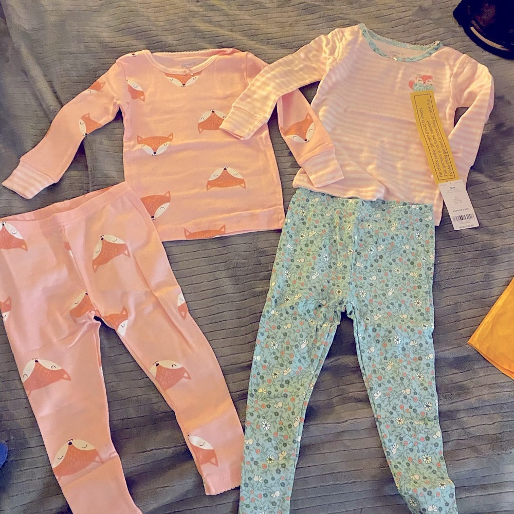 Carter’s 4pc girls pajama set. Size 18m. Brand new